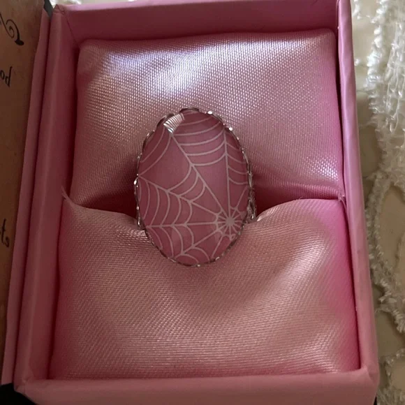 Halloween Pink Spider Web Cameo Ring - Picture 3 of 8